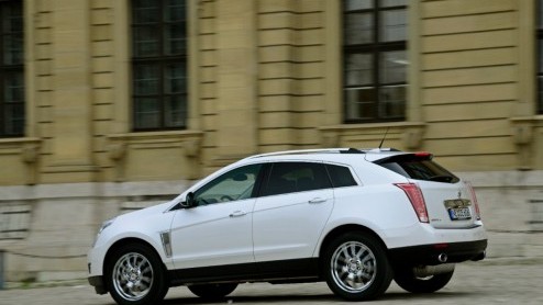 Begin dit jaar heeft Cadillac een nieuwe V6 voor de SRX aangekondigd. De 3.6 liter motor is krachtiger, maar niet onzuiniger dan zijn voorganger en staat vanaf 79.350 euro bij de dealers.