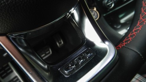 Rijtest Volkswagen Golf GTI Performance, de Golf met progressieve besturing, 230 pk en een sperdifferentieel voor maximaal GTI-plezier.