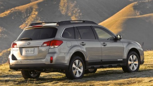 Voor 2012 heeft Subaru het leveringsprogramma van de Legacy en Outback vereenvoudigd. Voortaan is de Legacy er alleen nog met tweeliters en in twee uitvoeringen. De Outback wordt vanaf nu alleen nog s