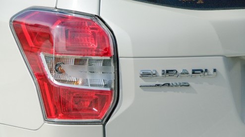 Autotest Subaru Forester 2.0i Lineartronic. Nieuwe generatie Forester met vierwielaandrijving en CVT-automaat op de juiste punten verbeterd.