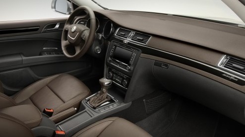 Skoda weet wel wat luxe is. Daarom hebben de Tsjechen op de Autosalon van Brno in hun thuisland de Superb (Combi) Laurin & Klement gentroduceerd. Het is als vanouds een extra luxueuze uitvoering met 
