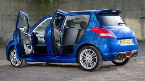 Tot voor kort was de Sport-uitmonstering van de Suzuki Swift voorbehouden aan de 3-deurs carrosserie. Daar komt verandering in. Suzuki brengt namelijk ook de Swift 5-deurs in een Sport-uitvoering.