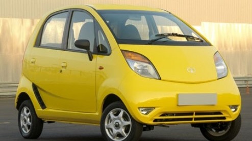 Het zit Tata niet mee. De Indiase autofabrikant heeft de productie van de fabriek voor de veelbesproken budgetcar Nano stil moeten leggen. Niet zonder reden, want boeren uit de regio protesteren uit o
