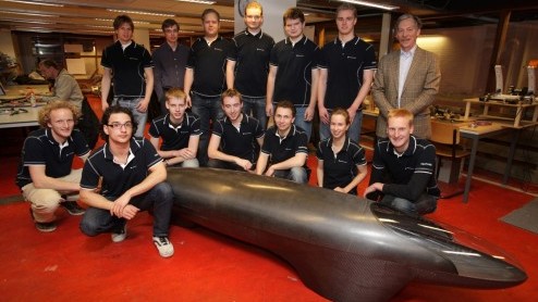De kickoff van de Shell Eco-Marathon is een feit. In mei van dit jaar jaar staat onze eigen havenstad Rotterdam centraal in de 28e editie van de Europese zuinigheidswedstrijd. Ons land doet mee met 17