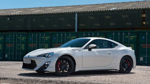 Toyota introduceert de GT86 met racy TRD-onderdelen.