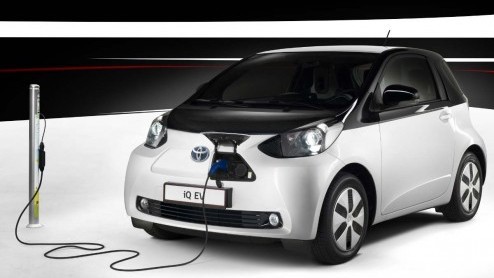 Toyota neemt wederom een elektrische iQ mee naar de beurs. De iQ EV in kwestie, die op de Autosalon van Parijs debuteert, heeft echter het productiestadium bereikt.