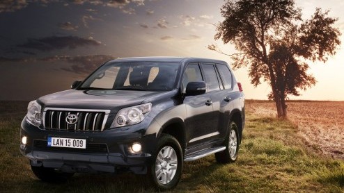 Hij was aanvankelijk bedoeld als militair voertuig maar groeide uit tot een icoon van de terreinwagens; de Toyota Land Cruiser. Hij vindt zijn oorsprong precies zestig jaar geleden, dus tijd voor een 