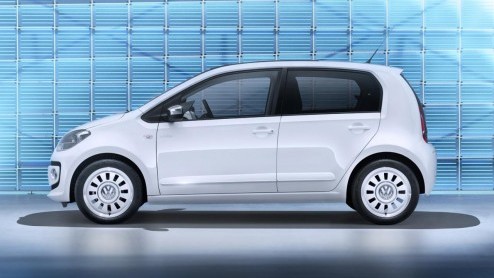 We wisten al dat de vijfdeursversie van de Volkswagen Up! in het verschiet zat en dat deze slechts 315 euro duurder zou worden dan de driedeurs. Foto's van de tweede carrosserievariant hadden we nog n