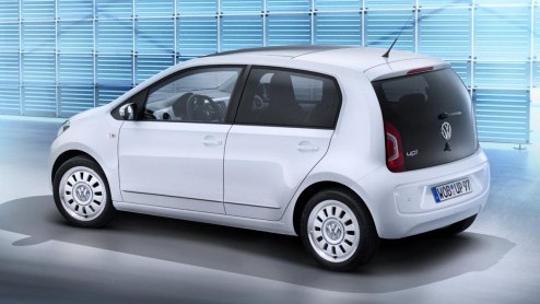 We wisten al dat de vijfdeursversie van de Volkswagen Up! in het verschiet zat en dat deze slechts 315 euro duurder zou worden dan de driedeurs. Foto's van de tweede carrosserievariant hadden we nog n