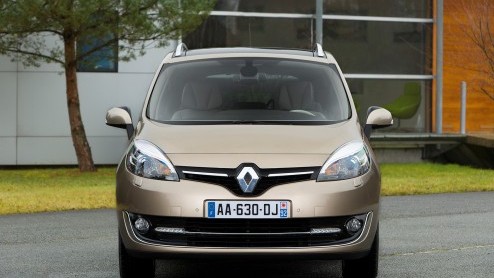 De vernieuwde Renault (Grand) Scnic is leverbaar vanaf 24.990 euro en staat vanaf mei in de showroom.