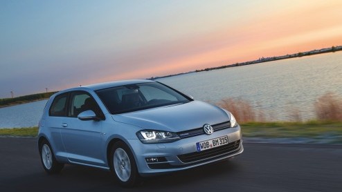Autotest nieuwe Volkswagen Golf BlueMotion 2013, met nieuwe 110 pk sterke 1.6 TDI en een verbruik van 3.2 l/100km.