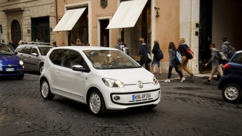 Waarom de Volkswagen Lupo in 2005 geen opvolger heeft gekregen is ons nog steeds een raadsel. De Fox die erna kwam was immers een slag groter en had zijn roots in Zuid-Amerika liggen. Met de nieuwe Up