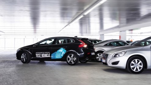 Volvo ontwikkeld autonoom parkeren met studiemodel. Eind 2014 krijgt nieuwe XC90 eerste functies van autonome besturing.