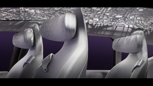 De nieuwe Renault Espace ziet al een beetje het licht als Initiale Paris Concept. Hij toont zich excentriek met 22 inch wielen maar is onder de kap bescheiden door nieuwe dCi 130 pk diesel met 400 Nm.