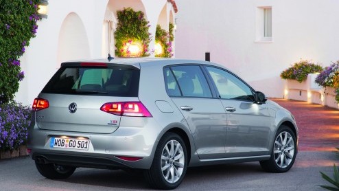 Toen we begin oktober de nieuwe Volkswagen Golf tijdens de internationale persintroductie reden, kon dat (als zo vaak) uitsluitend met de krachtiger gemotoriseerde uitvoeringen. Dat roept de vraag op