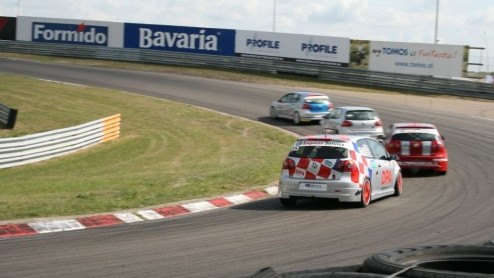 Dit weekend was Autovandaag in de duinen van Zandvoort bij het super racing weekend. Dit op uitnodiging van DPA DB Motorsport dat met vier autos deelneemt aan de Golf Endurance Cup. De populairste ra