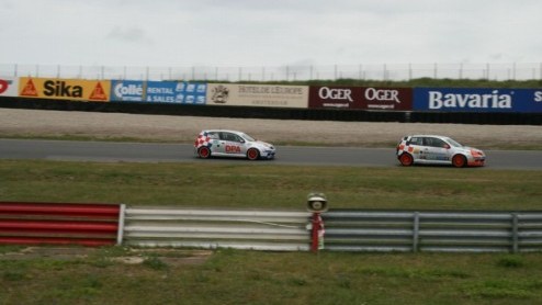 Dit weekend was Autovandaag in de duinen van Zandvoort bij het super racing weekend. Dit op uitnodiging van DPA DB Motorsport dat met vier autos deelneemt aan de Golf Endurance Cup. De populairste ra