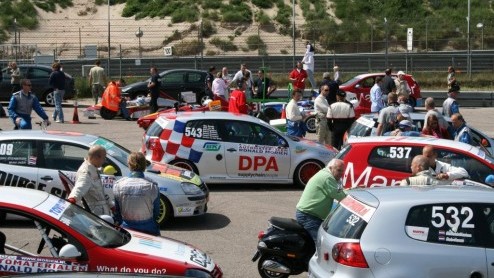 Dit weekend was Autovandaag in de duinen van Zandvoort bij het super racing weekend. Dit op uitnodiging van DPA DB Motorsport dat met vier autos deelneemt aan de Golf Endurance Cup. De populairste ra