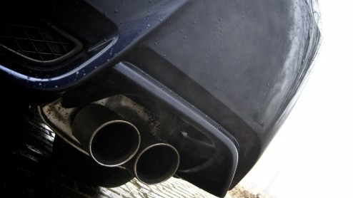 Bij het voor de geest halen van de Subaru Impreza WRX staat bij menigeen een dikke vette spoiler, gouden wielen en gefluit en gesis onder de motorkap vertrouwd in het geheugen gegrift. De nieuwe gener