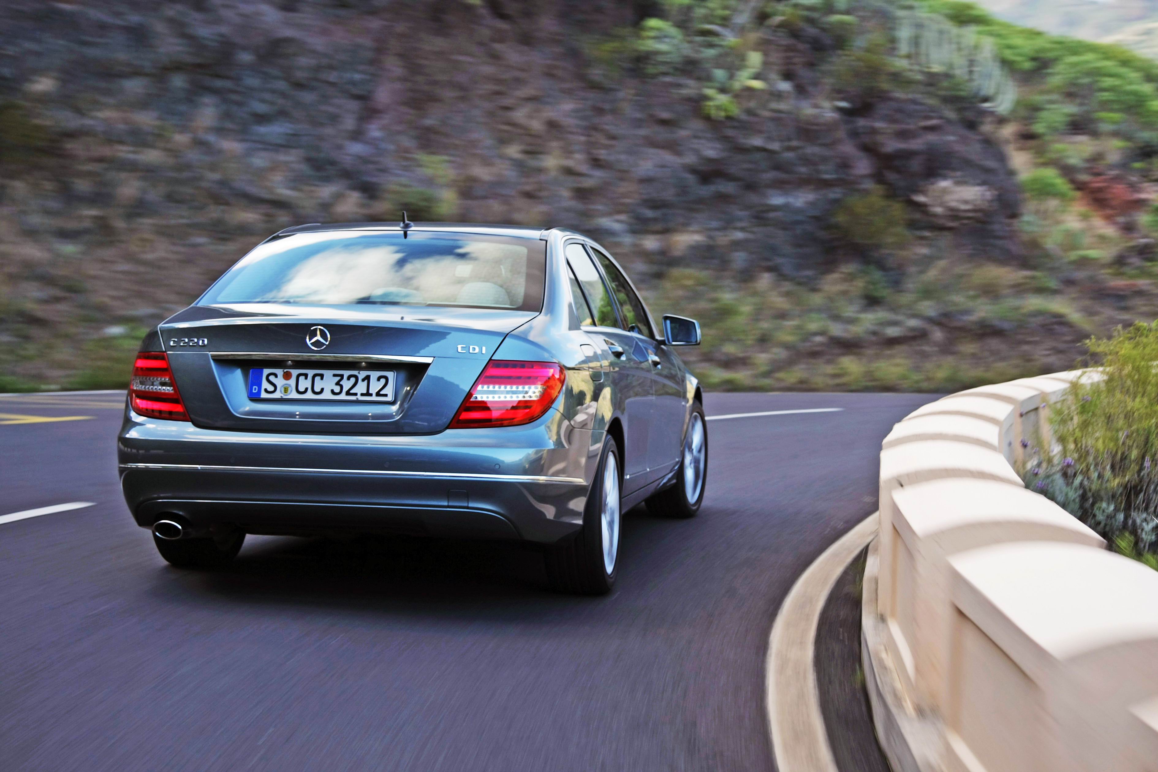 Mercedes-Benz BlueEFFICIENCY Editions 20% bijtelling kunnen rekenen op extra uitrusting en gratis lichtmetaal. Previews bij Mercedes-Benz Nederland voor A-Klasse, B-Klasse, C-Klasse, CLA en E-Klasse.