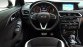 Infiniti Q30 interieur met DCT-automaat