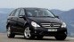 Mercedes R-klasse langs de schoonheidsspecialist