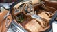 Het interieur van de Spyker Venator is van Nederlandse afkomst (onder meer Ellermeyer te Amsterdam).