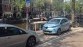 Kabel te kort, dan maar omgedraaid parkeren.