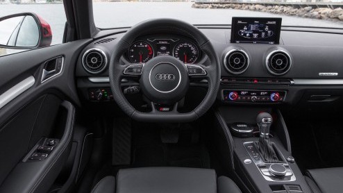 Toen Audi in april de nieuwe A3 introduceerde, was meteen duidelijk dat de vijfdeursversie al ver in de pijplijn zat. Hij heet weer Sportback en al moet de klant er nog minimaal tot februari 2013 op w