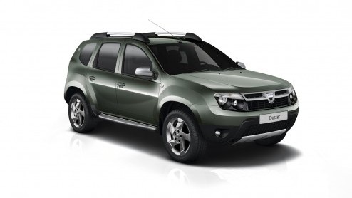 Met een nieuwe zuinigere en sterkere benzinemotor voor de Sandero Stepway en een luxe uitvoering van de Duster probeert Dacia een nog breder publiek aan te spreken. De Sandero blijft in prijs gelijk t
