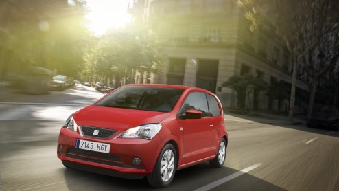 Nu de vanafprijs van 7.695 euro voor de SEAT Mii bekend is worden de laatste aanvullende details bekend gemaakt. Vanaf mei staat de Spaanse equivalent van de Up! en de Citigo bij de dealer. Er is keuz