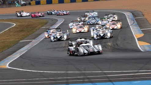 In de komende editie van Le Mans neemt Audi met in totaal vier LMP1-sportwagens deel. Twee autos zullen zijn voorzien van hybride-aandrijving. Audi Sport Team Joest zal in het nieuwe FIA-wereldkampio