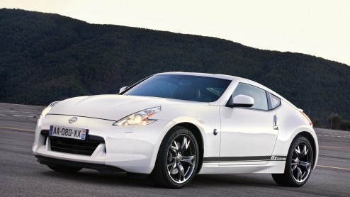 Hij werd al eerder aangekondigd maar heeft nu een prijs; de speciaal uitgebrachte Nissan 370Z Coup GT Edition met een knipoog naar de racerij van Nissan is er vanaf 63 mille.