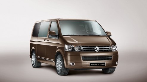Volkswagen trakteert op een buslading aan voordeel. Tenminste, als je in de markt bent voor een Transporter. De Volkswagen Transporter Edition zit vol met extras voor een meerprijs van 1795 euro.