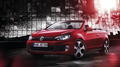Volkswagen neemt het nodige nieuws mee naar Genve. De Golf GTI Cabriolet mag nu al niet onvermeld blijven. Lekker luchtig, als vanouds sportief en vanaf juli bij de dealer.