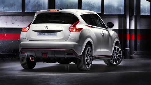 De Nissan Juke-R is voor slechts een handjevol mensen (met een flinke zak geld) in beperkte productie gegaan. Het eerste exemplaar kost zon 500.000 euro en is op weg naar de eerste koper. De sportiev