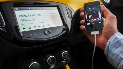 In Lissabon maken we momenteel kennis met de nieuwe Opel Adam. Hoe zijn de eerste kilometers bevallen? Vandaag alvast een eerste rij-indruk met wat extra details over de toekomst van Adam. Er zit nog 