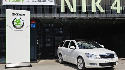 Skoda heeft tijdens een groen congres in Praag de Octavia Green E Line gepresenteerd. Deze Octavia Combi is elektrisch aangedreven en komt met lithium-ion accus maximaal 150 km ver. Later dit jaar 
