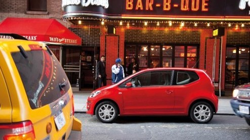 Tot en met 31 augustus koop je een nieuwe Volkswagen Up voor de helft. Tenminste, als je gebruik maakt van de financieringsmogelijkheid waarbij in 2013 de rest van het bedrag wordt voldaan. Zonder ren