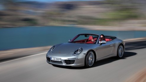 Tijdens de start van Autosalon van Genve op 6 maart beleeft de Porsche Boxster zijn werelddebuut. Ook wordt de Porsche-stand gevuld met een duo dat voor het eerst in Europa te zien is; de Panamera GT