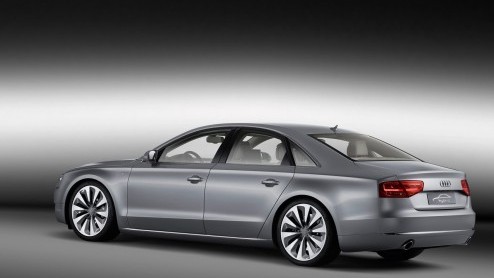 Audi neemt naast de RS3, nieuwe A6 en A7 de A8 Hybrid mee naar de AutoRAI. De ultieme spaarlimo met 2.0 TFSI benzine en een elektromotor verbruikt slechts 6.2l/100km en kan korte afstanden ook volledi
