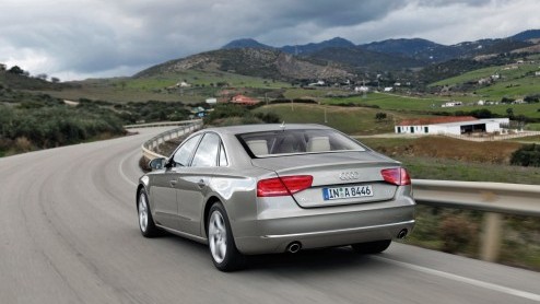 Audi levert de A8 voortaan ook met voorwielaandrijving. De quattro-loze versie betreft de 3.0 TDI zescilinder dieseluitvoering met 204 pk en een A-label, die voor 89.500 euro in de boeken is komen te 