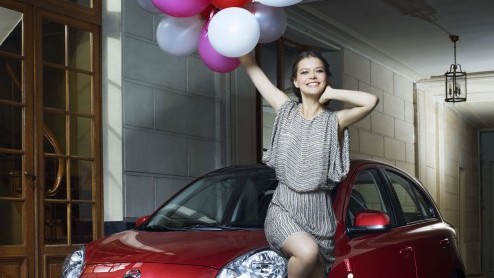 Nissan heeft samen met modemagazine ELLE een speciale uitvoering van de Micra bedacht; de Micra ELLE. Voorzien van extra snufjes en specifieke styling debuteert de Japanner op de Autosalon van Parijs.