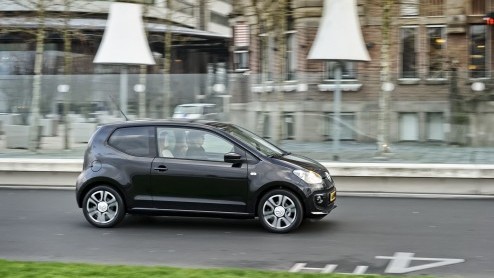 Wie een nieuwe Volkswagen Up op aardgas (CNG) wilt rijden, kan nu terecht bij de Volkswagen dealer. De Up Ecofuel met slechts 79 gram CO2-uitstoot is er vanaf 11.310 euro.