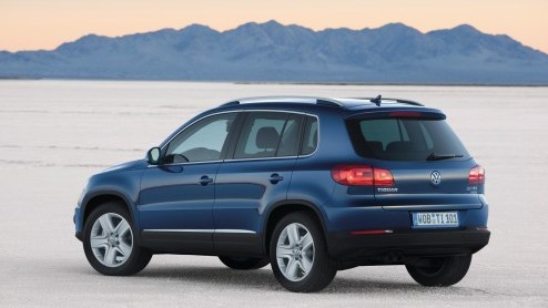 Nog deze maand staat de vernieuwde Tiguan bij in de Volkswagen-showroom. De opgefriste compacte SUV is in diverse uitvoeringen zuiniger geworden en bovendien leverbaar met nieuwe assistentiesystemen. 