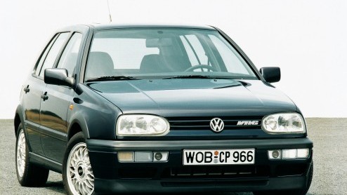 Het is precies twintig jaar geleden dat Volkswagen de bijzondere VR6-motor introduceerde in de Golf. Het concept van de VR6-motor is nog altijd in leven, en wel in de Passat.