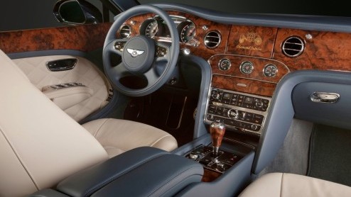 Op de autoshow van Peking maakt Bentley niet alleen meer details over de EXP 9 F bekend maar wordt ook de exclusieve Mulsanne Diamond Jubilee Edition in de schijnwerpers gezet.