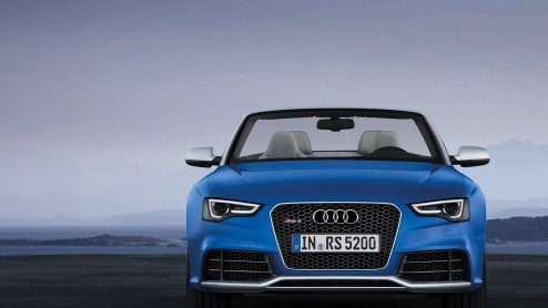 Audi zet de nieuwe RS5 Cabriolet komend voorjaar in de showroom, precies in het jaar dat quattro haar 30 jarig jubileum viert en er nog vier nieuwe modellen op de rol staan. De 450 pk sterke cabrio me