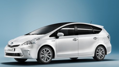 De definitieve prijs van de nieuwe Toyota Prius Wagon laat nog even op zich wachten maar de importeur is al aan het rekenen geslagen. Dealers hebben nu de voorverkoop gestart voor een vanafprijs van m