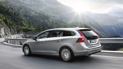 Volvo draait de komende twee jaar op de volle toeren; de productie van de V60 plug-in hybrid wordt verhoogd en daarnaast vernieuwen de Zweden de komende tijd alle modellen! Reken daarnaast ook op een